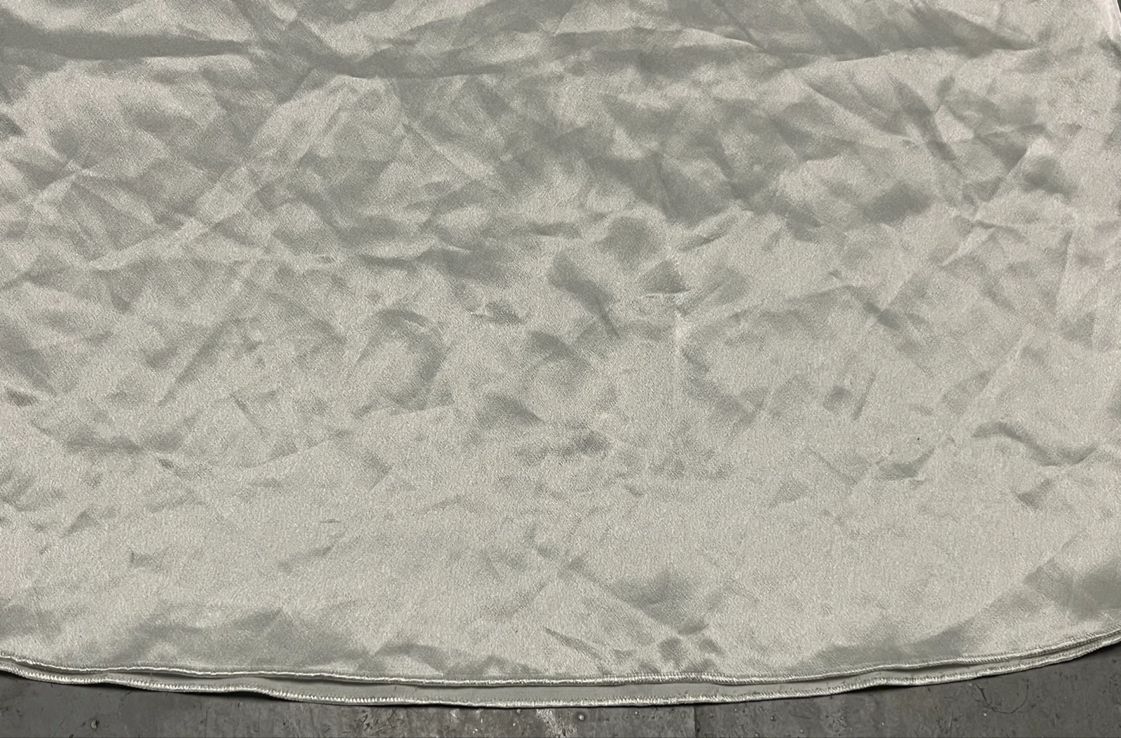 Top lencero satén blanco con tirantes  – photo 14